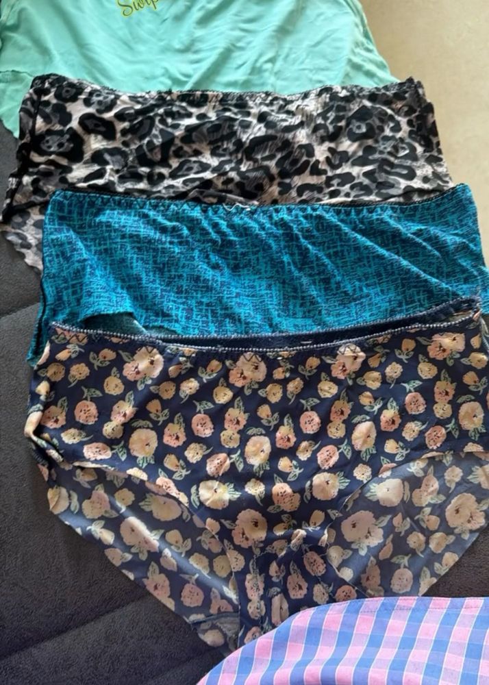 Cute Women's Briefs Set