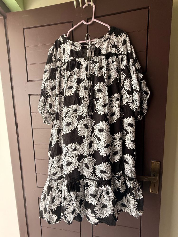 Black &amp; White Floral Midi Dress