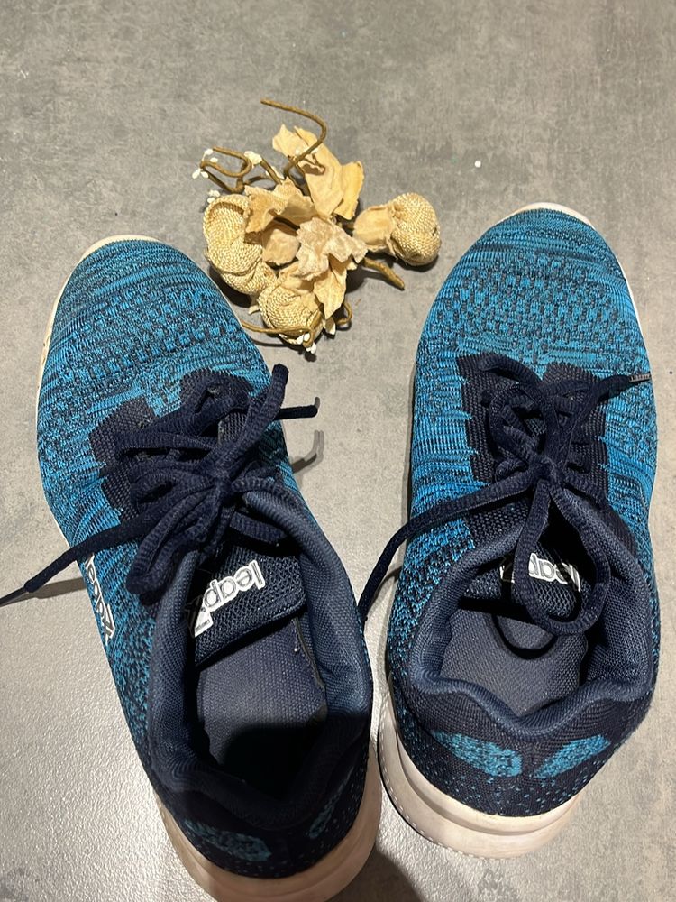Like New Liberty Leap7x Walking Shoes