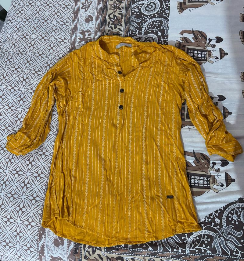 Stylish Yellow Striped Kurta