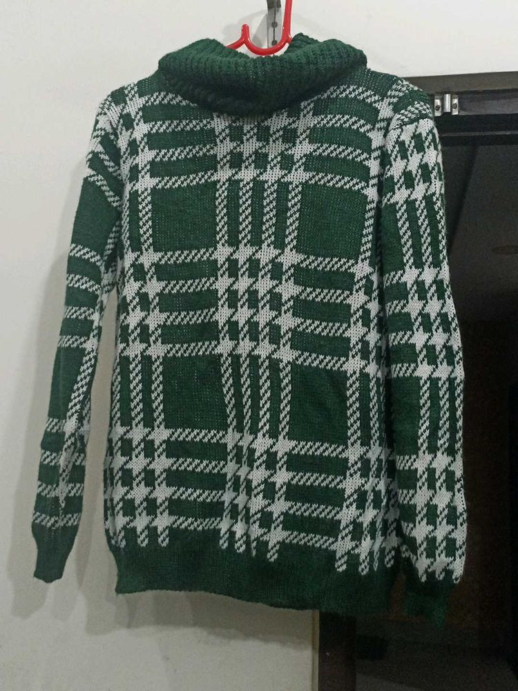 Green Patterned Turtleneck Knit Sweater