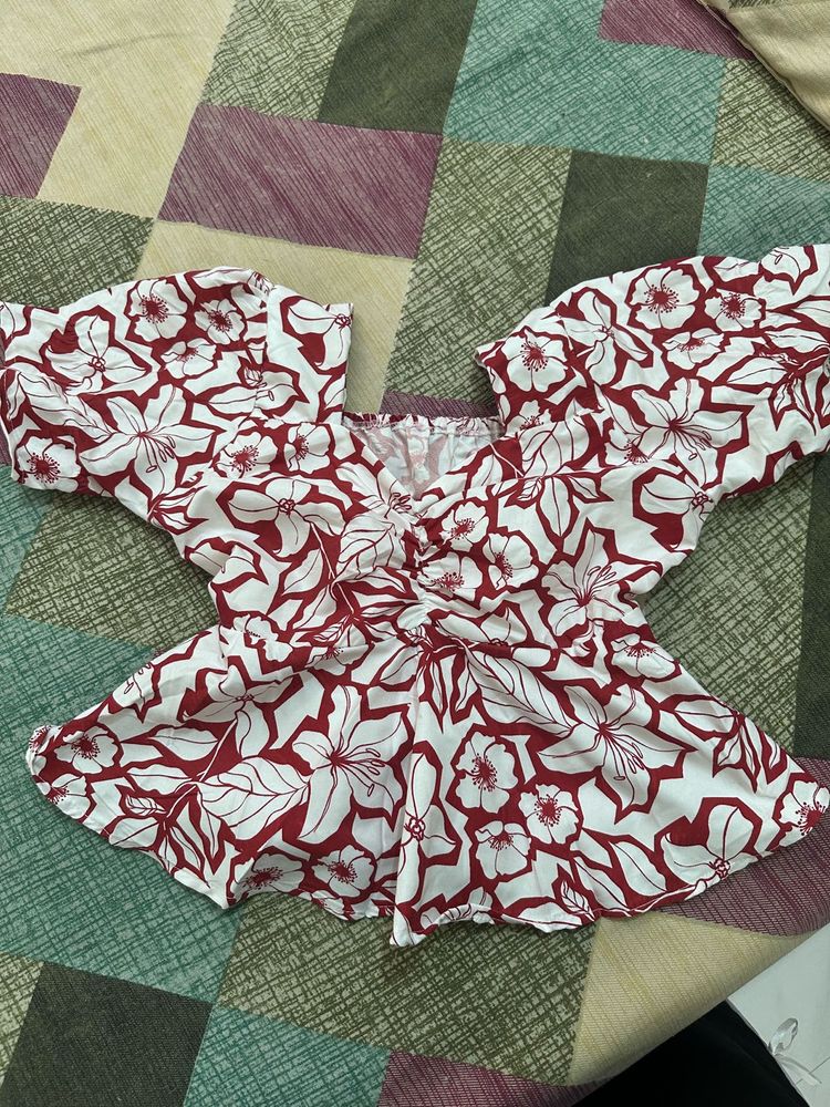 Chic Floral Print Top