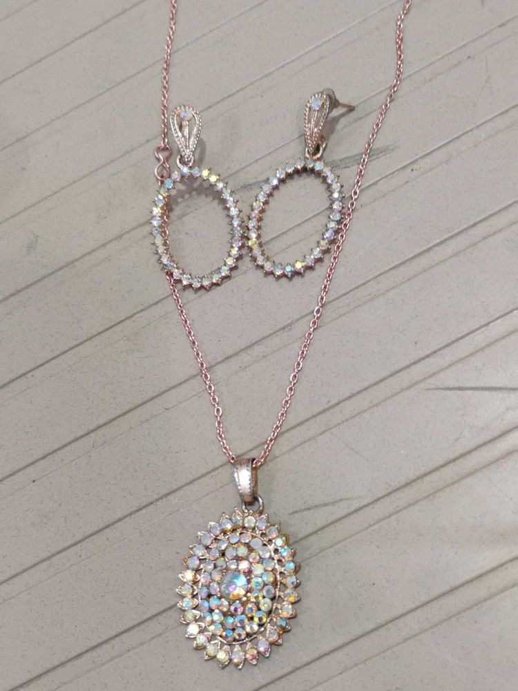 Sparkling Pendant Necklace and Earrings Set