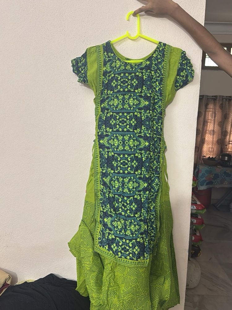 Stylish Green &amp; Blue Printed Kurta Set