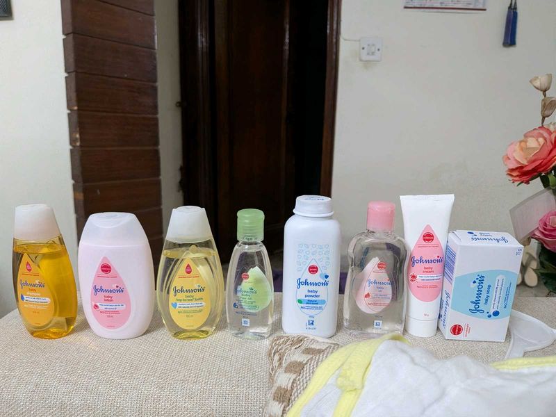 Johnson's Baby Care Essentials Lot
