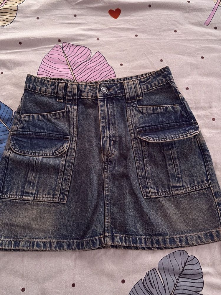 Stylish Blue Denim Cargo Mini Skirt