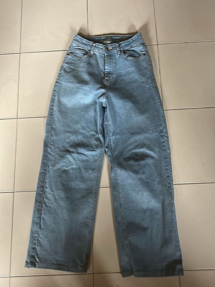 Light Wash Wide Leg Jeans