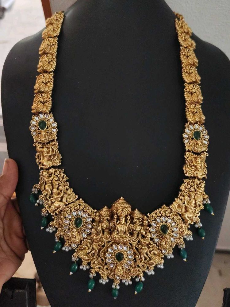 Exquisite Traditional Gold Necklace Set