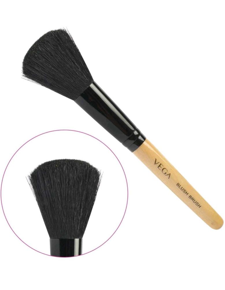VEGA Blush Brush
