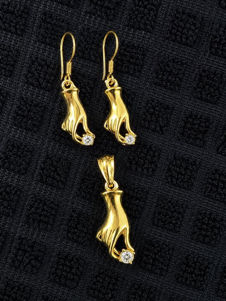 Hand-Shaped Gold-Tone Jewellery Set
