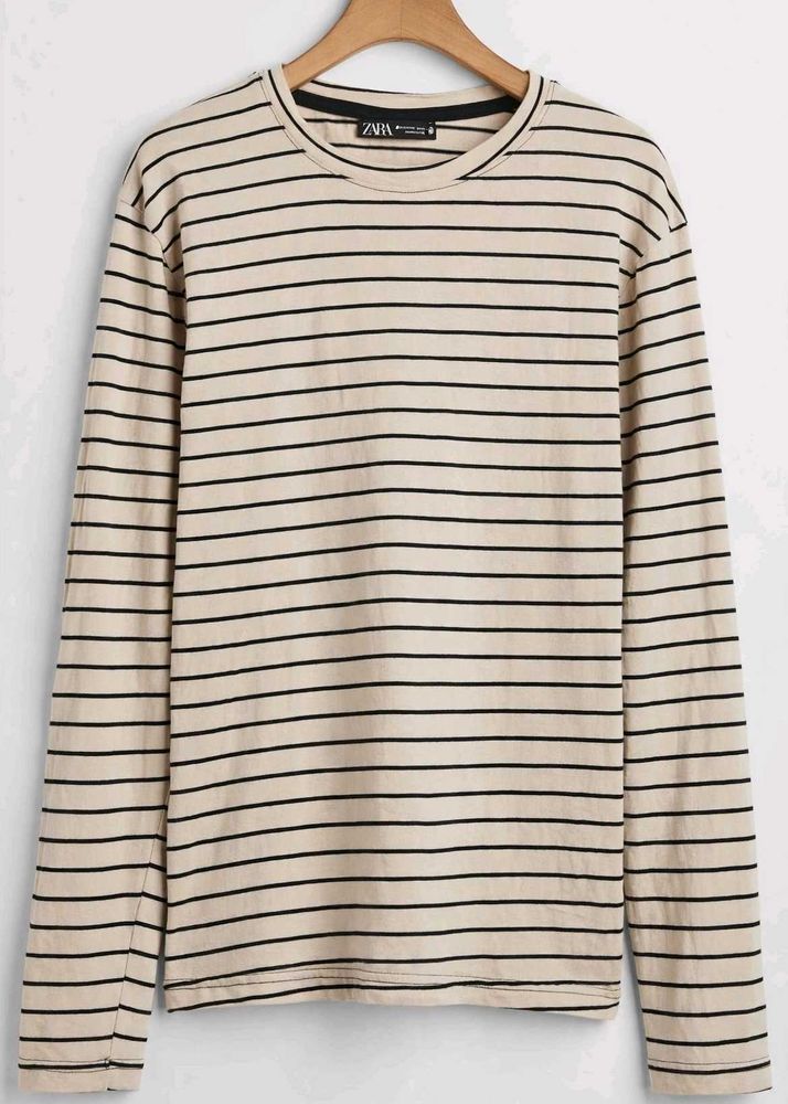 black striped long-sleeve crewneck t-shirt