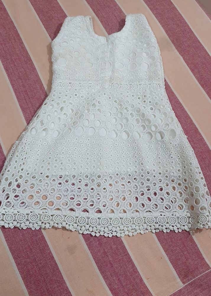 Kid's White Net Frock....2-4yrs Baby Girl