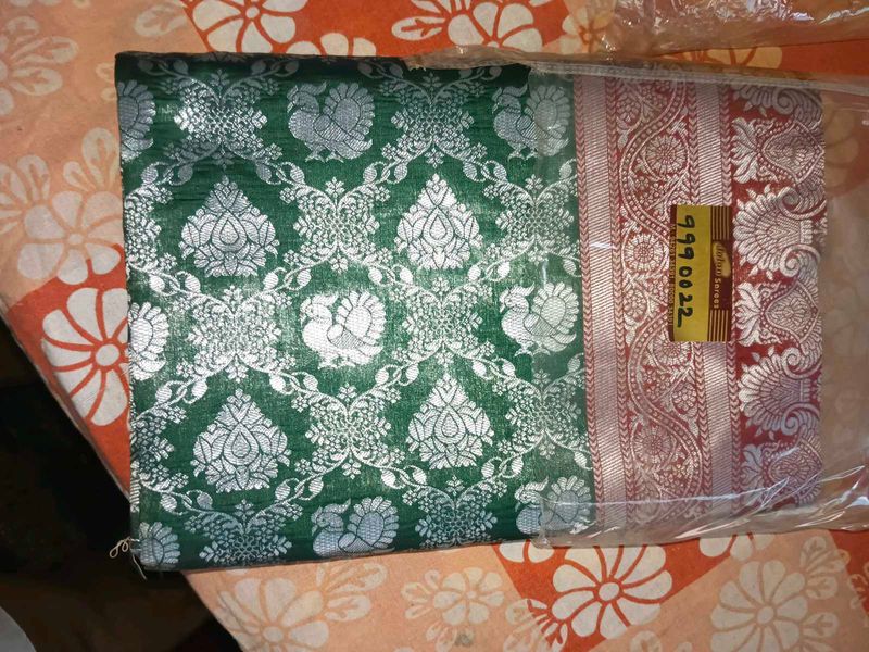 Green &amp; Red Silk Saree