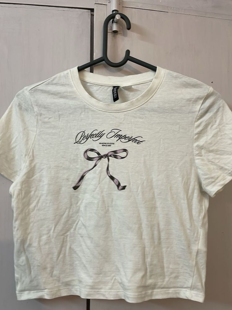 H&amp;M White Graphic Baby Tee