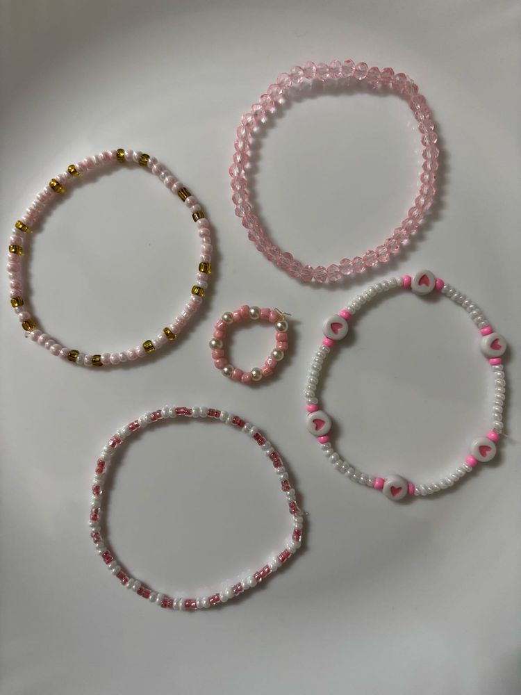 Set of 4 Beaded Bracelets 1ring