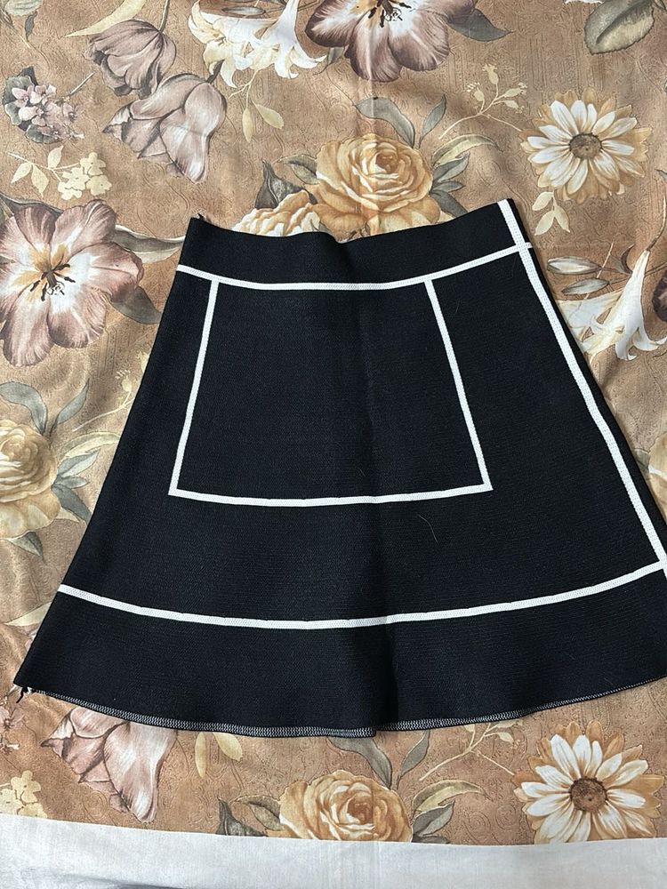 KOREAN B&amp;W Mini Skirt