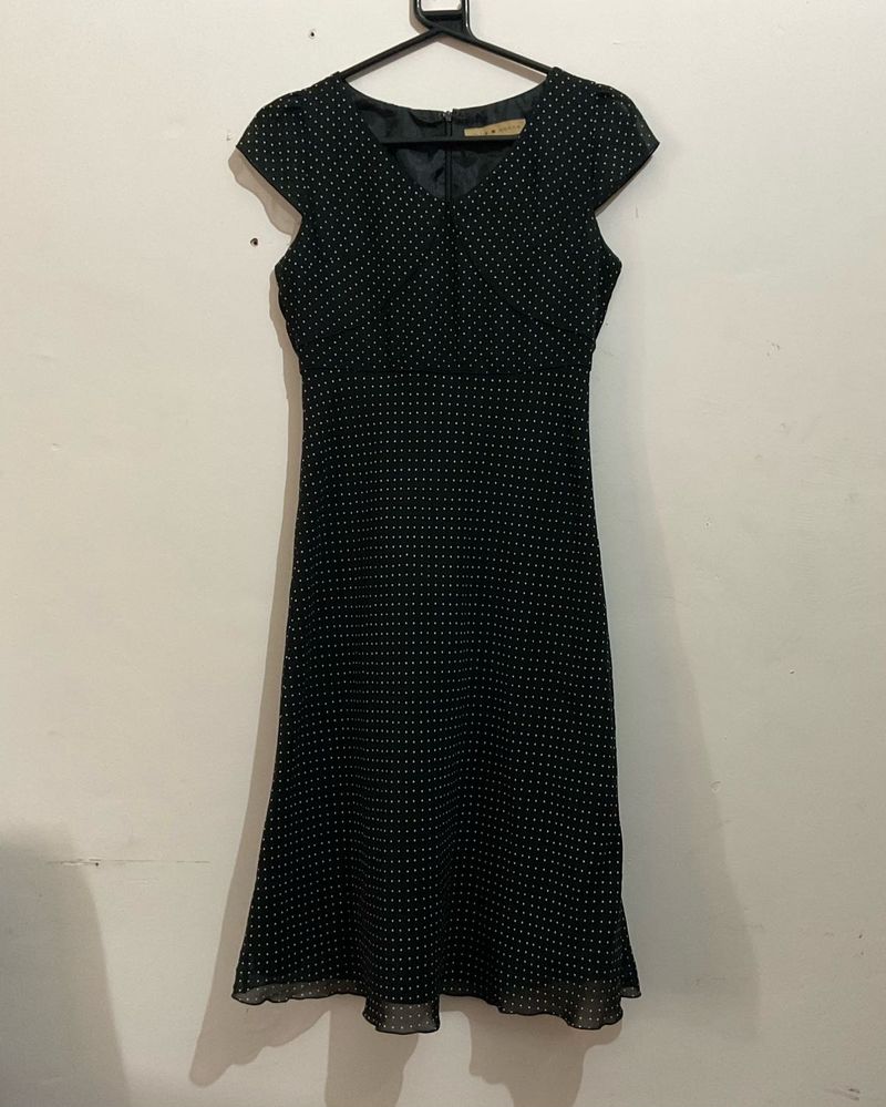 Chic Polka Dot Midi Dress