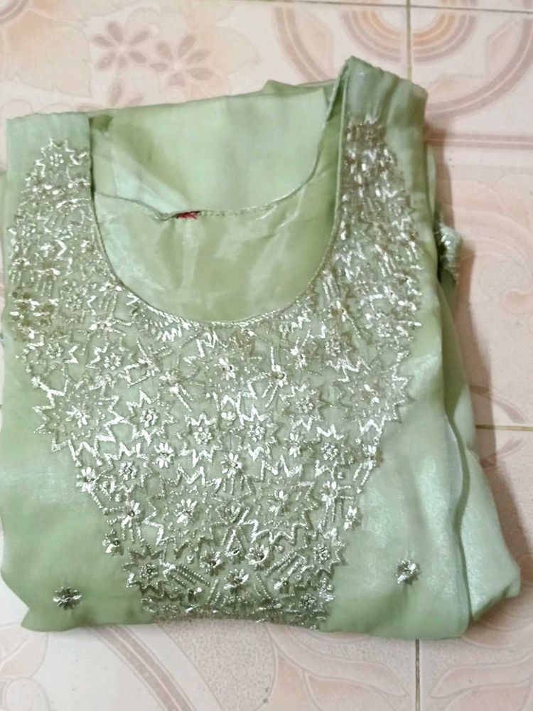 New Elegant Embellished Kurta