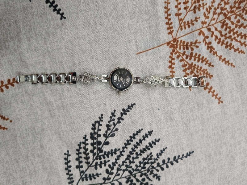 Elegant Women's Watch with Rhinestones