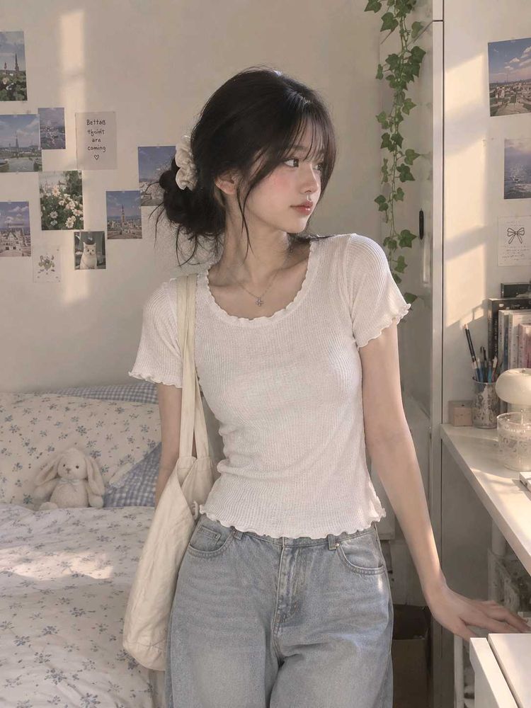 Cute White Ribbed Lettuce Trim Top
