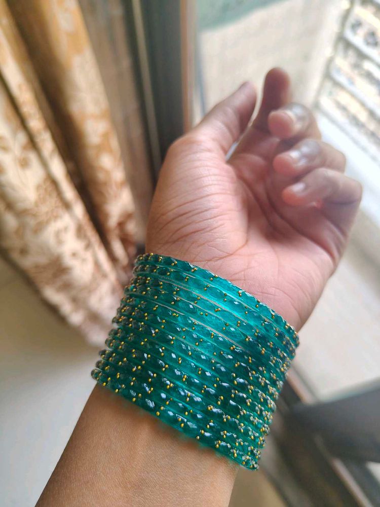 Beautiful Raindrop glass Bangles Set