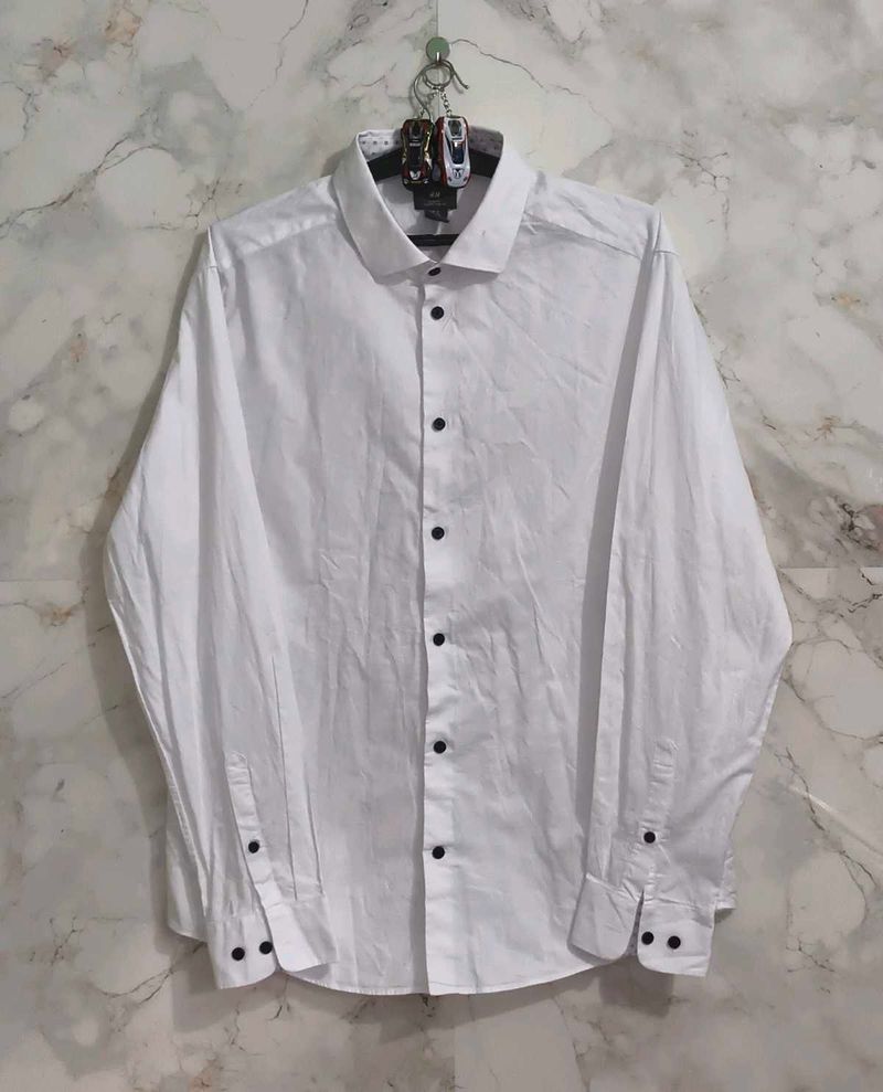 H&amp;M Classic white Button-Down Shirt