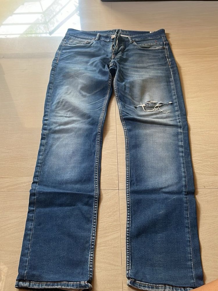 Men's Distressed Blue Denim Jeans
