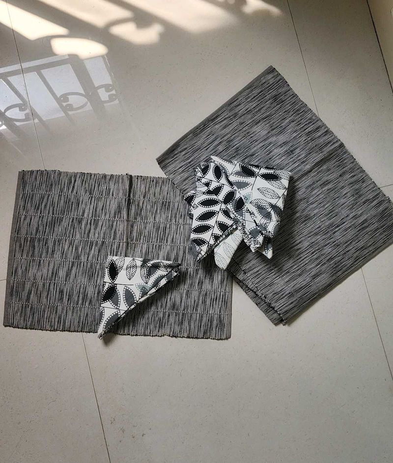 Elegant Placemat Set with Napkins