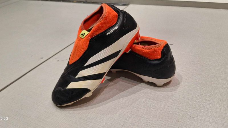 Adidas Predator Football Boots/Studs