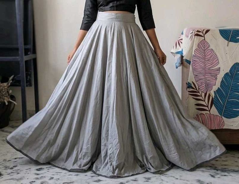 Elegant Grey Flared Skirt