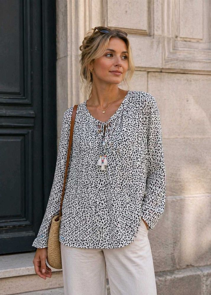 Chic Black &amp; White Print Tunic Top