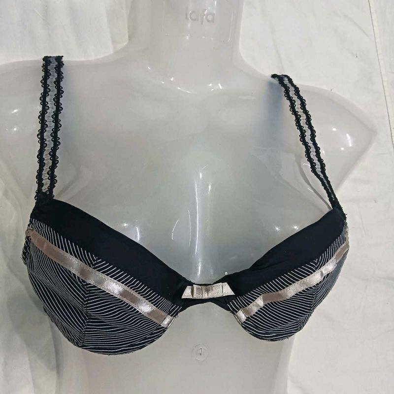 Stylish Striped🪔 Bra with Bow Detail