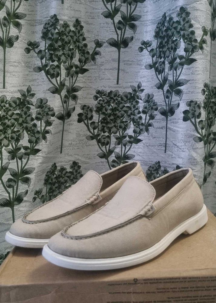 cream-coloured Loafers men