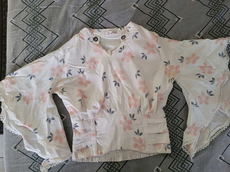 Floral Print Bell Sleeve Top
