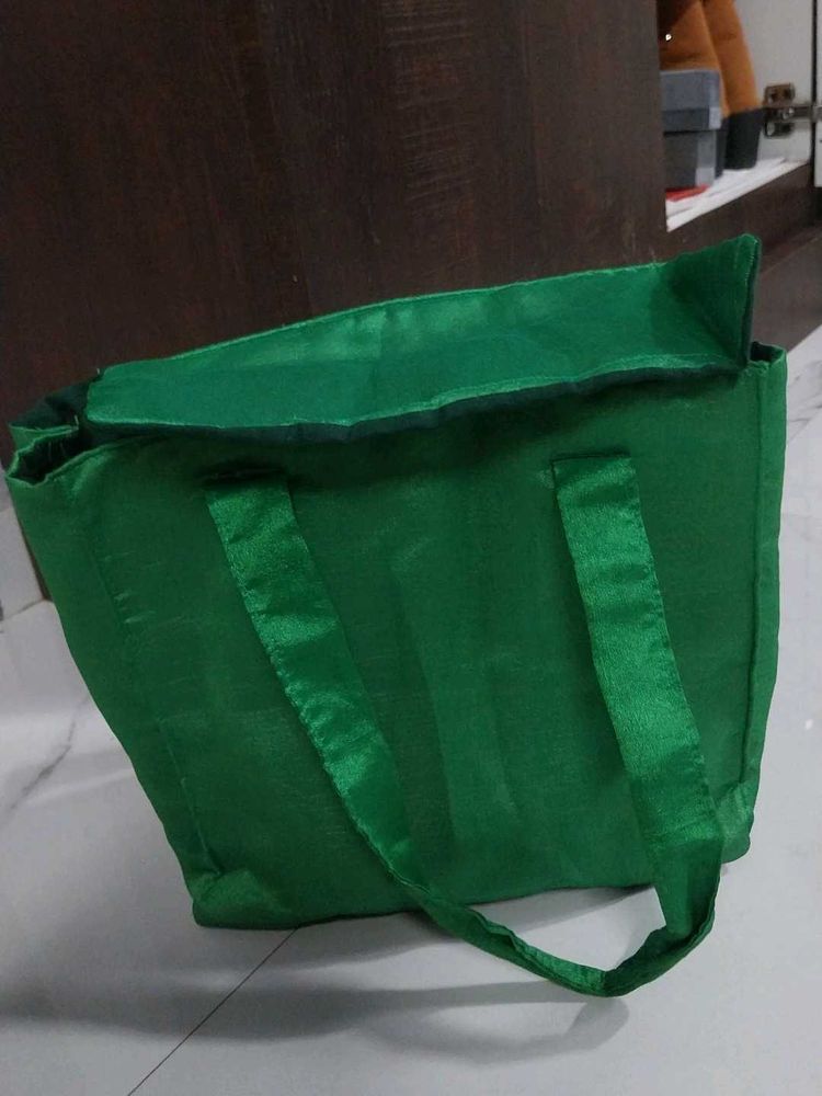 Vibrant Emerald Green Tiffin bag price drop down