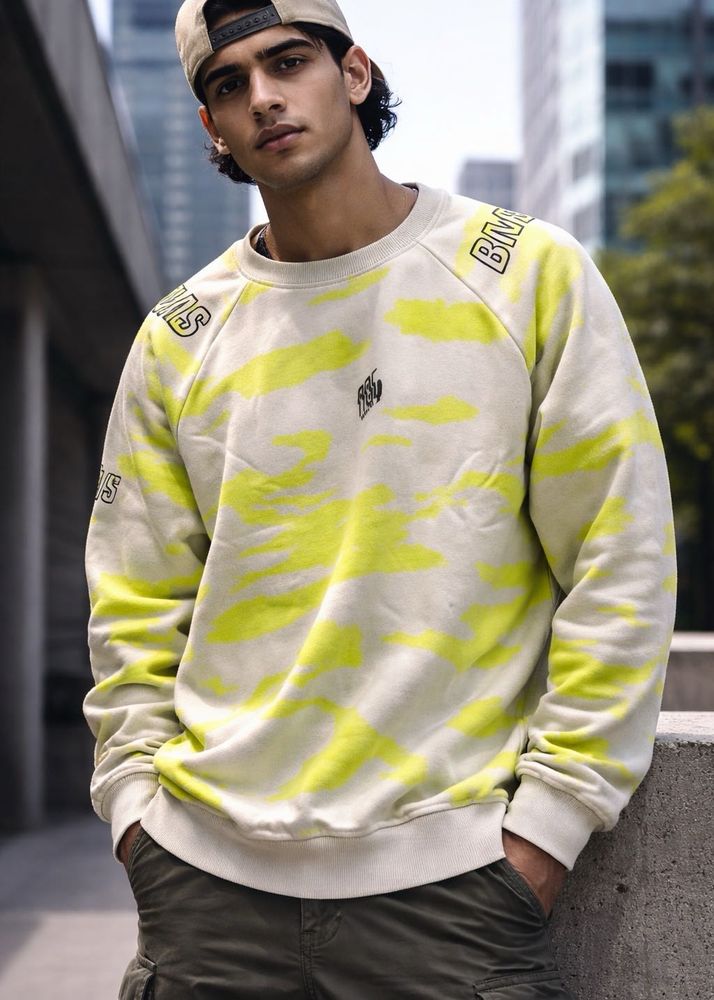 Stylish Graphic Print Sweatshirt