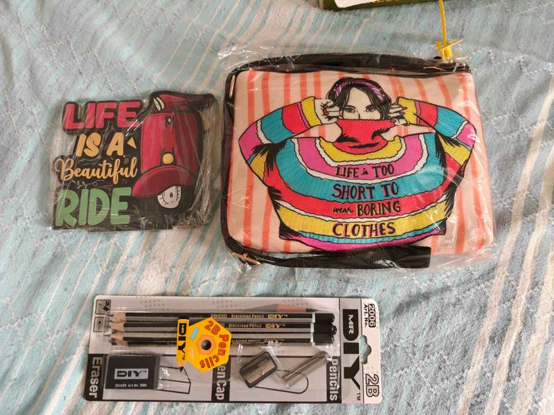 Gift setFunky Graphic Pouch &amp; Decor Set