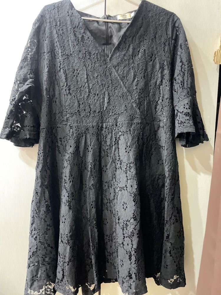 Elegant Black Lace Dress