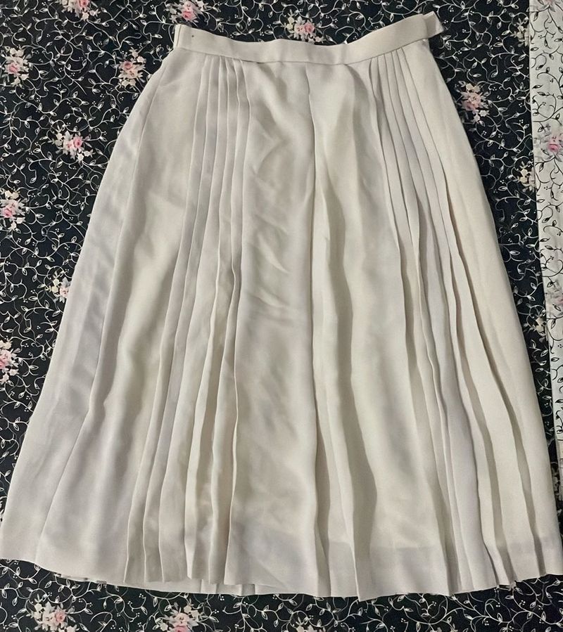 Elegant Pleated Midi Skirt