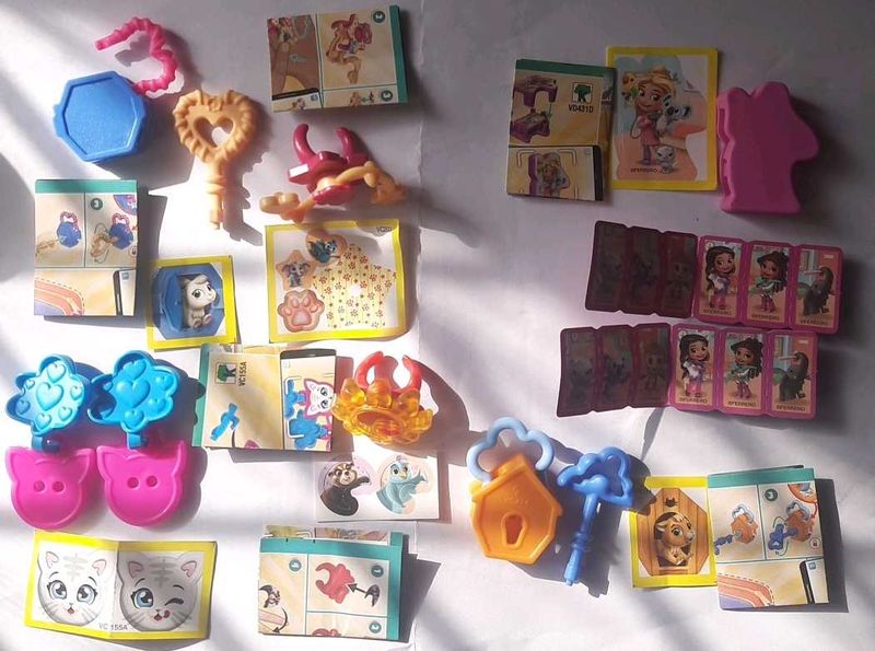 Kinder Joy Veterinary World Toy Lot