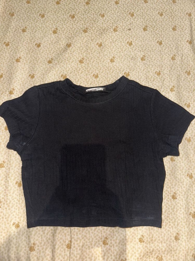 Ribbed Black Cropped T-Shirt