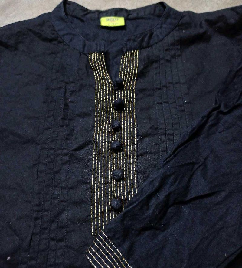 Elegant Black Kurta with Gold Embellishments