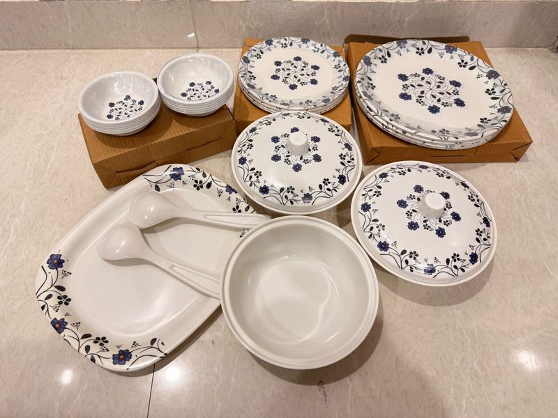 FREE DELIVERY Elegant Dinnerware Set