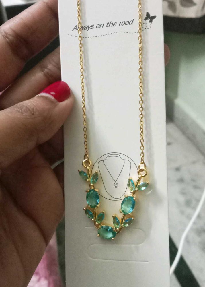 Elegant Rose Pendant Necklace