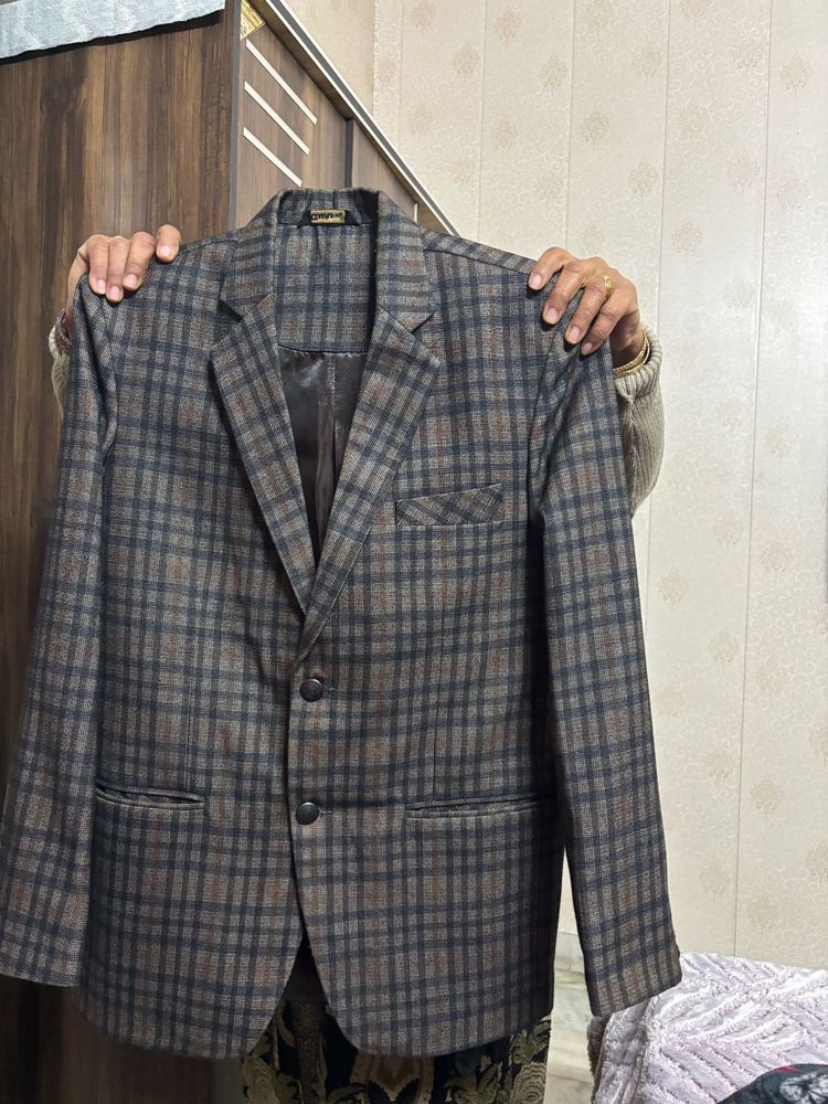 Checkered Blazer - Classic Style