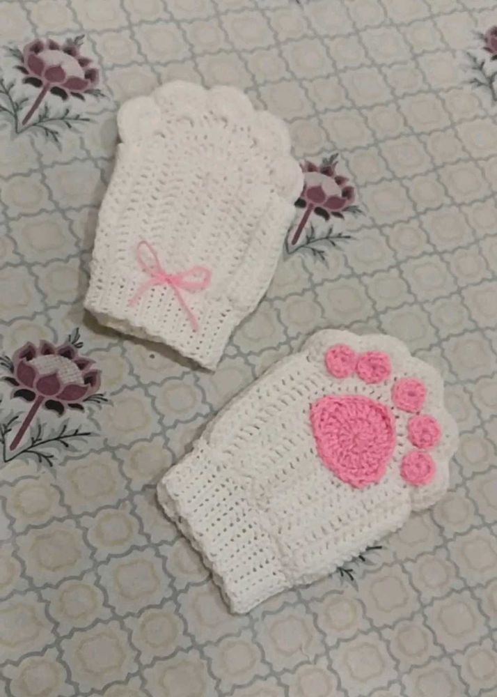 Crochet paw gloves