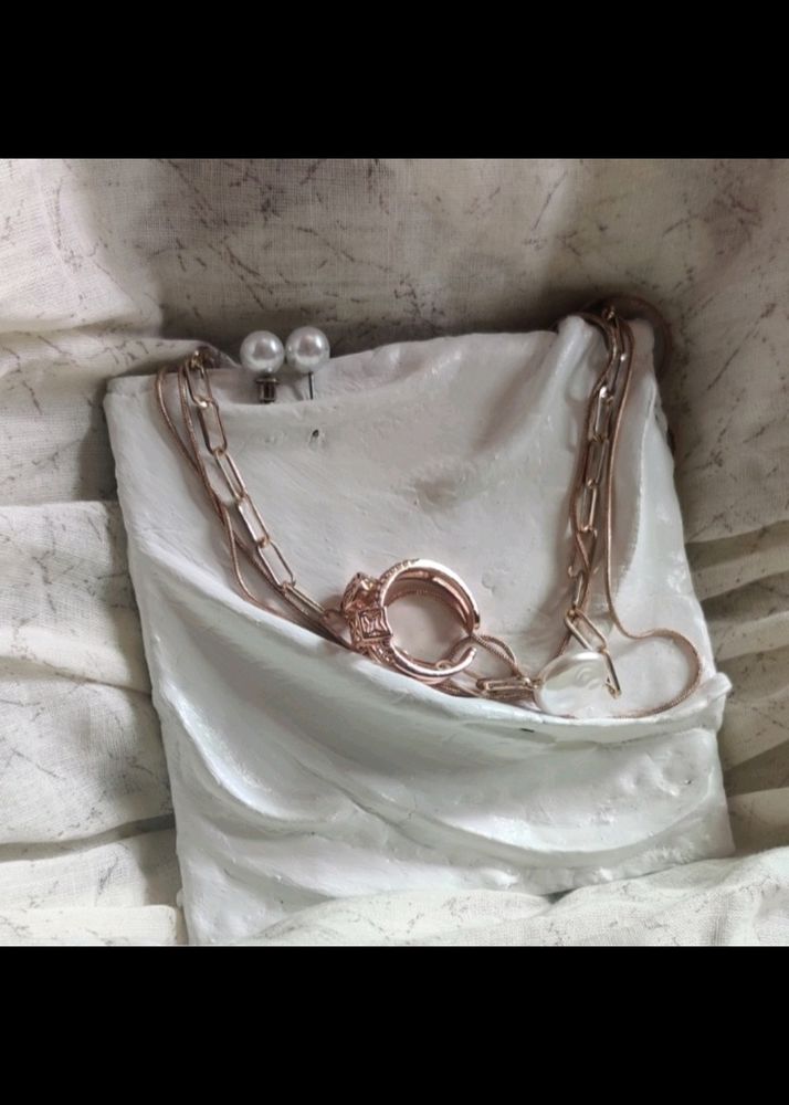 JEWELRY HOLDER AESTHETIC CANVAS