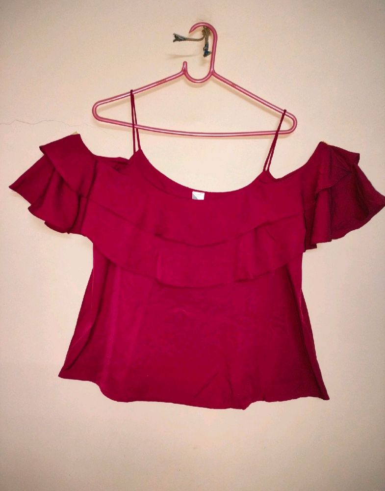 🎉Price Drop🎉 SSS Off Shoulder Top