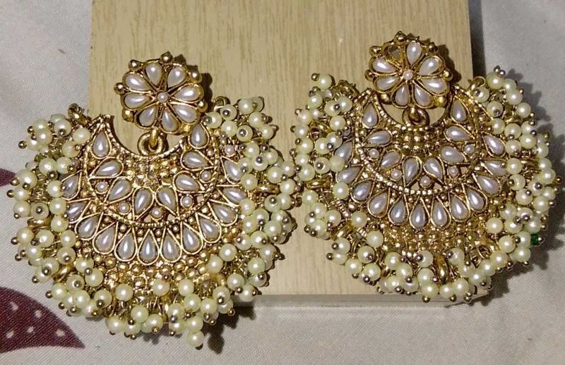 Elegant Pearl &amp; Gold Dangle Earrings