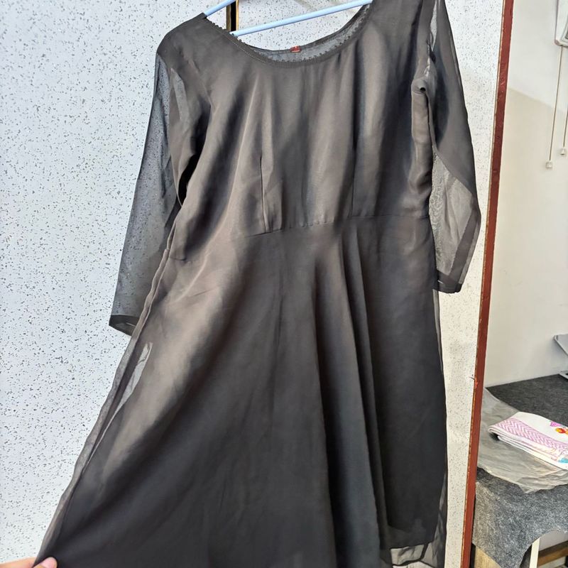 Elegant Black Sheer Sleeve Kurta